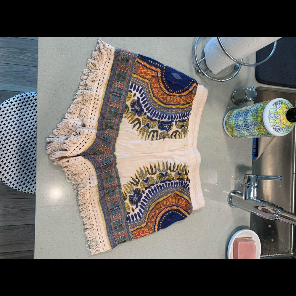 Cute patterned shorts - Picture 4 of 4